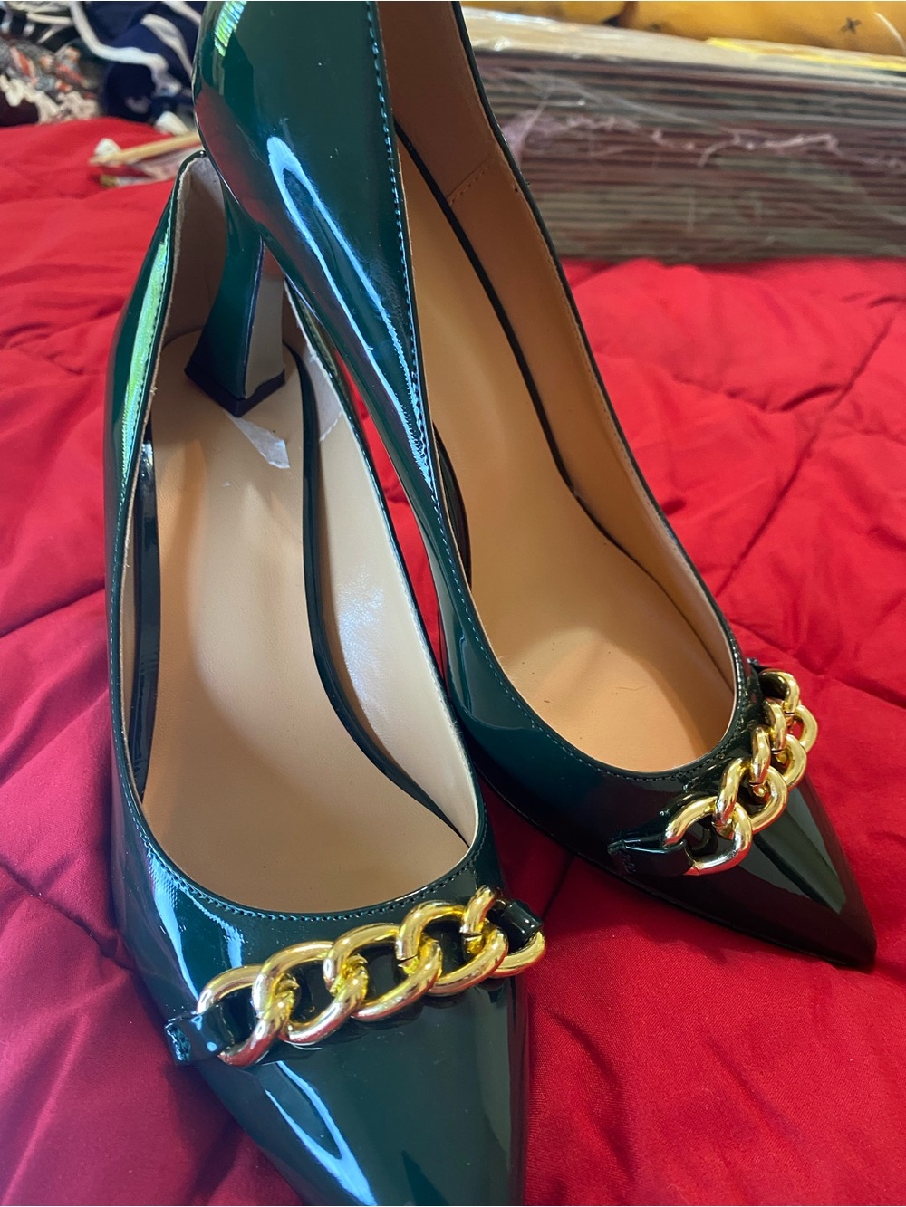 Source Unknown Patent Emerald Green Pointed-Toe Pumps with Gold Chain